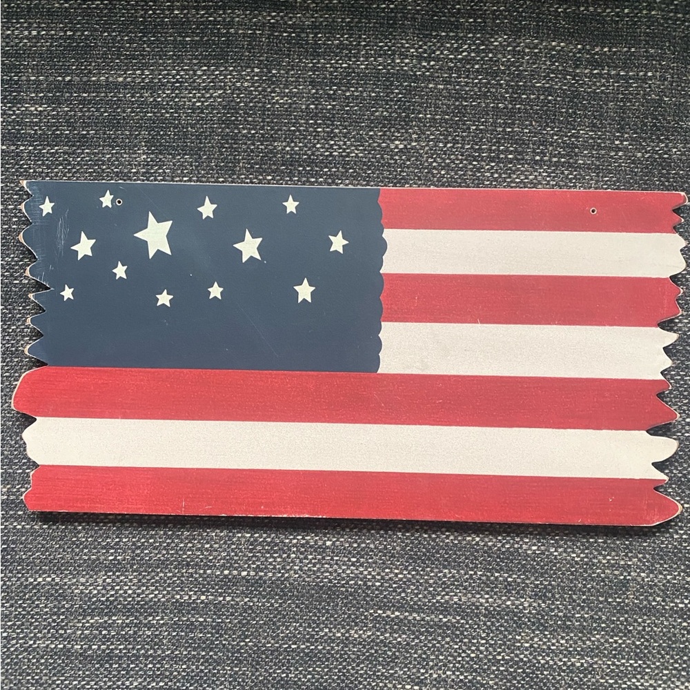 🇺🇸 Rustic Patriotic Wooden Flag Wall Decor – Americana Style